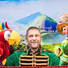 Guignol et Rio le Perroquet
