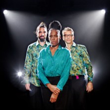 Sandra NKak&eacute; - Trio Elles