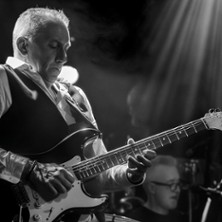 Jingo - Hommage &agrave; Carlos Santana